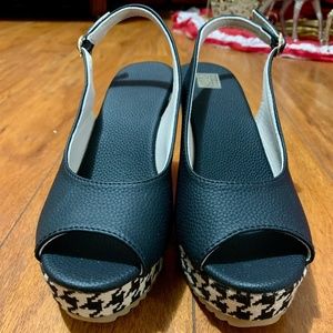 Shein black and white houndstooth wedge heels size 7 us
